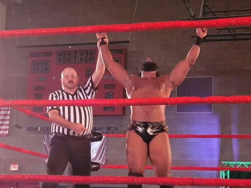 Referee Chris Behrens